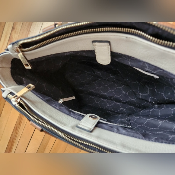 ALDO cross body hand bag. SEE 2ND PICTURE. - Picture 7 of 8